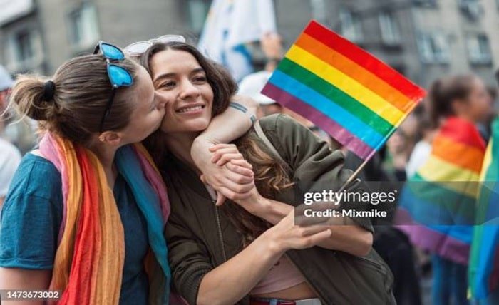 rainbow kiss video